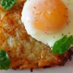 Rosti di patate con uovo