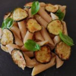 Penne integrali con zucchine e pecprino