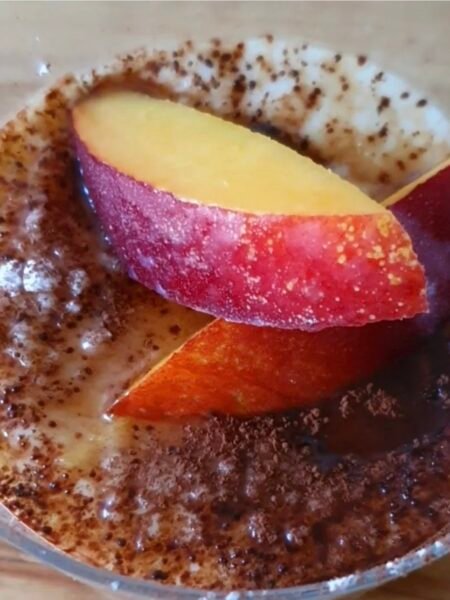 Crema pasticcera al cacao e pesche