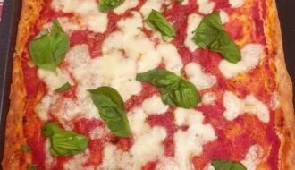 Pizza in teglia alta e morbida: la guida completa con tutti i segreti per farla perfetta