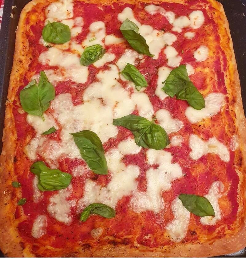 Pizza in teglia alta e morbida: la guida completa con tutti i segreti per farla perfetta